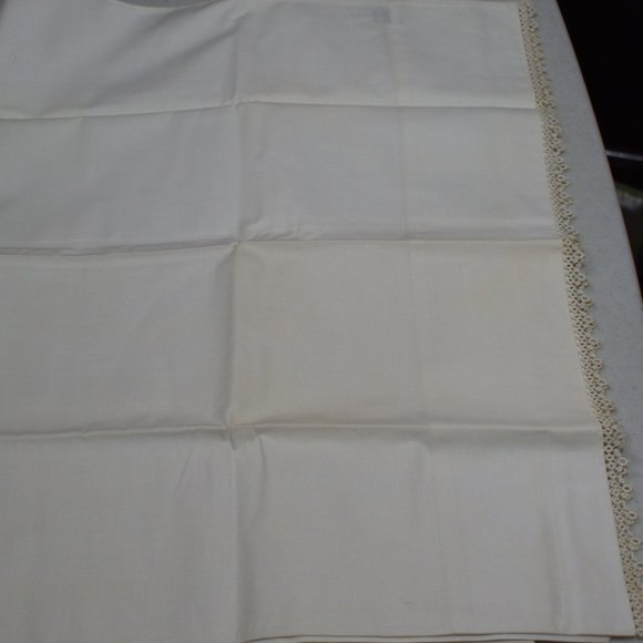 Vintage Lady Pepperell (2) White Lace Trimmed Pillow Cases 100% Cotton 42 x 38 - Picture 10 of 12